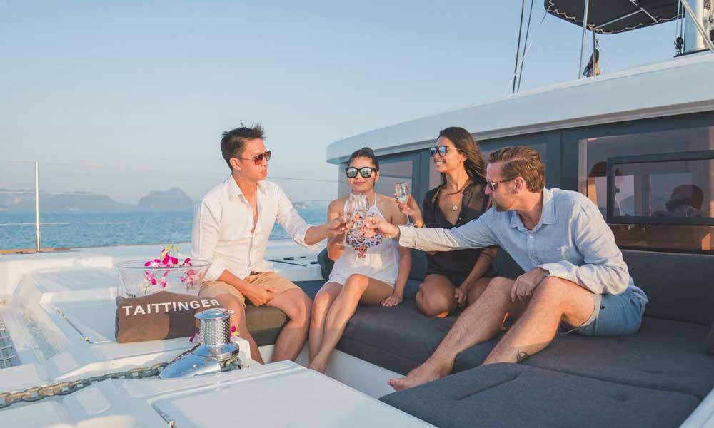 Get Together on a Private Yacht in Mumbai
