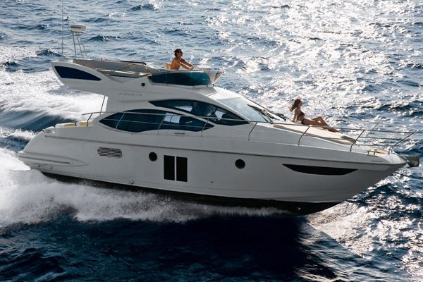 Azimut 38 Motor Yacht on Charter in Mumbai at Gateway of India